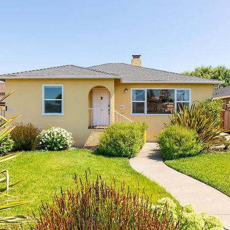 Spacious Renovated Petaluma Home- Pool Table, Fire Pit, Parking Buitenkant foto