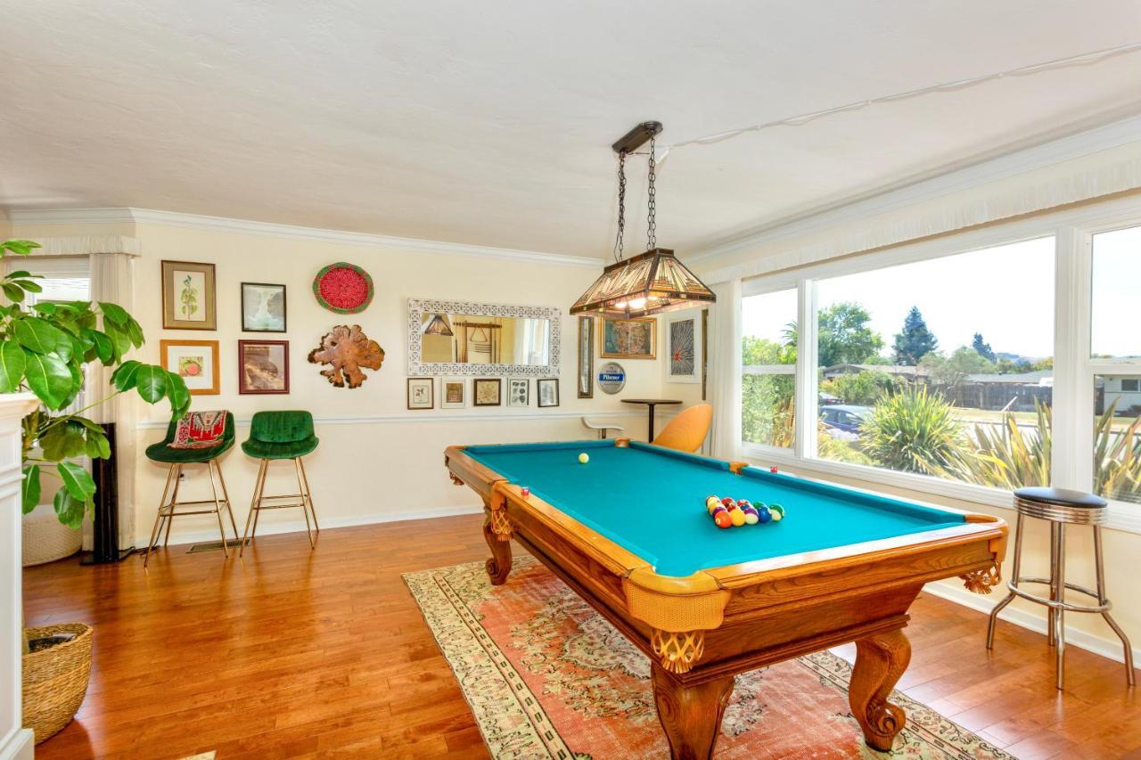 Spacious Renovated Petaluma Home- Pool Table, Fire Pit, Parking Buitenkant foto